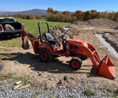 Kubota Bx 2350 with backhoe